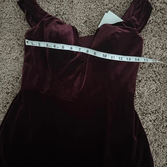 Off The Shoulder Velvet Sheath Dress - Picture 11 of 11